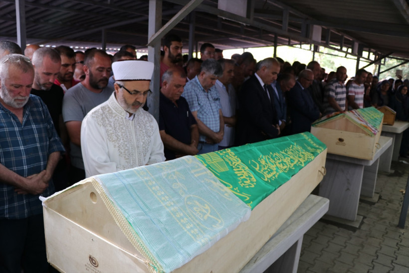 İki kız kardeş çocukları ile birlikte toprağa verildi - Resim: 2