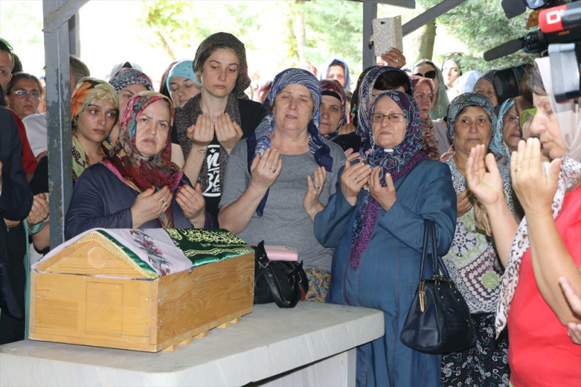 İki kız kardeş çocukları ile birlikte toprağa verildi - Resim: 3