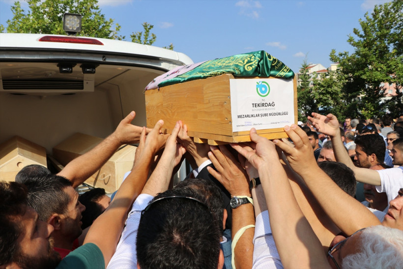 İki kız kardeş çocukları ile birlikte toprağa verildi - Resim: 4