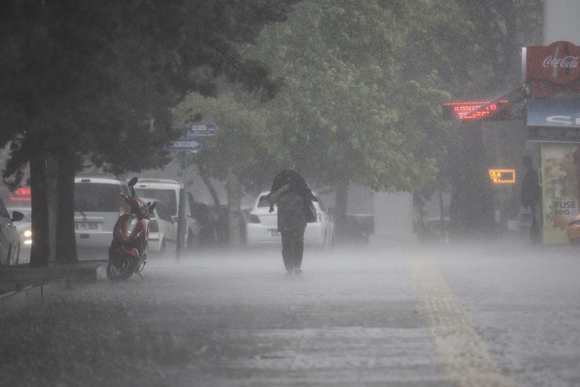 Ankara'nın caddeleri göle döndü - Resim: 2