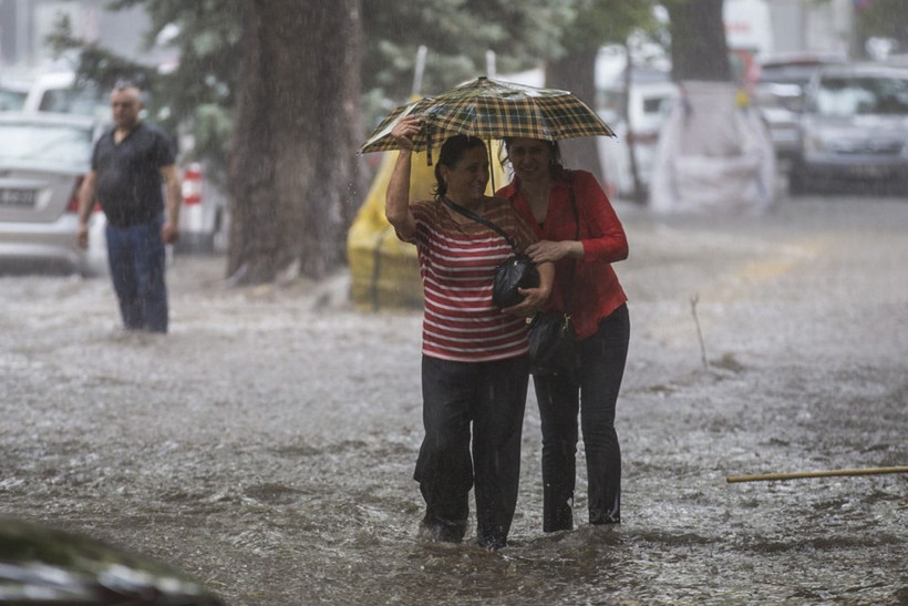Ankara'nın caddeleri göle döndü - Resim: 3