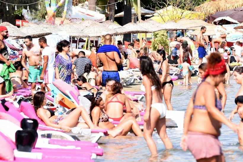 Bodrum’a 9 günde 330 bin araç, 264 özel jet geldi - Resim: 2