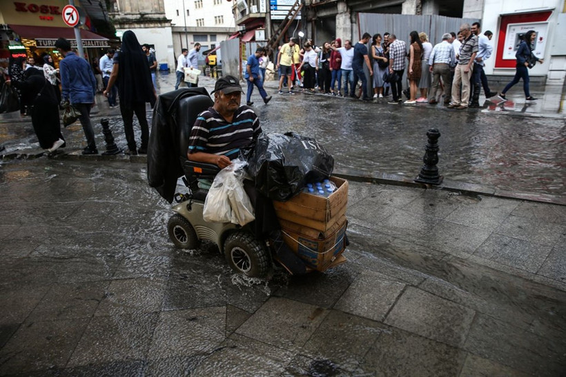 Üsküdar ve Hadımköy sele gitti! İstanbul'da şiddetli yağmur var - Resim: 3