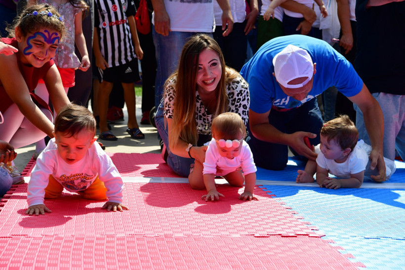 Bebekler, emekleme olimpiyatlarında nefes kesti! - Resim: 2