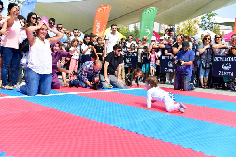 Bebekler, emekleme olimpiyatlarında nefes kesti! - Resim: 4