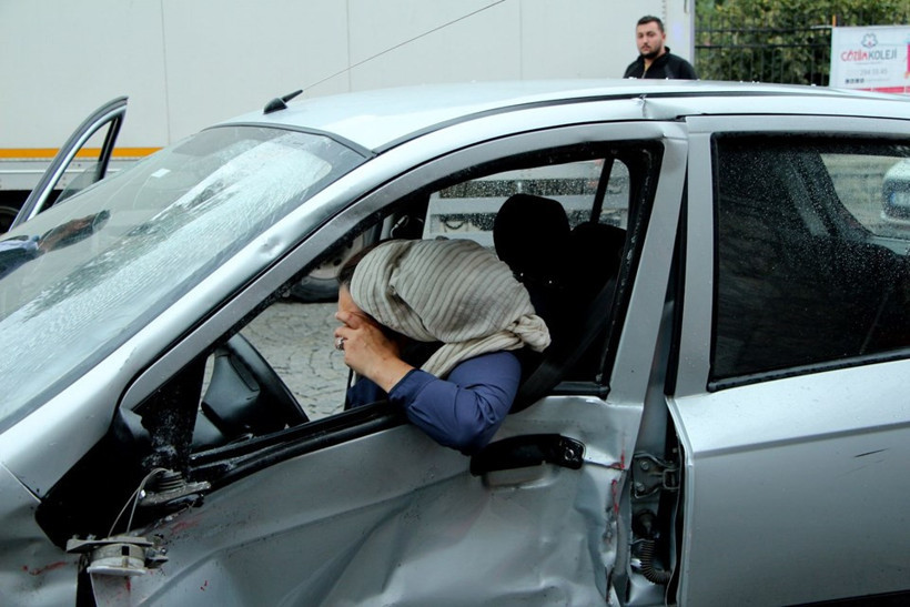 Kazada yardıma gittiği eşi çıktı - Resim: 2