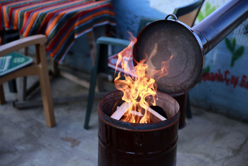 Rizeli işletmeciden müşterilere sobalı hizmet - Resim: 2