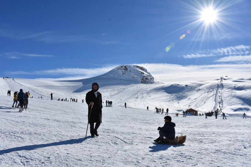 Hakkari kayak merkezinde yarıyıl  tatili yoğunluğu - Resim: 1