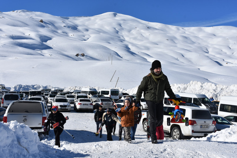 Hakkari kayak merkezinde yarıyıl  tatili yoğunluğu - Resim: 3