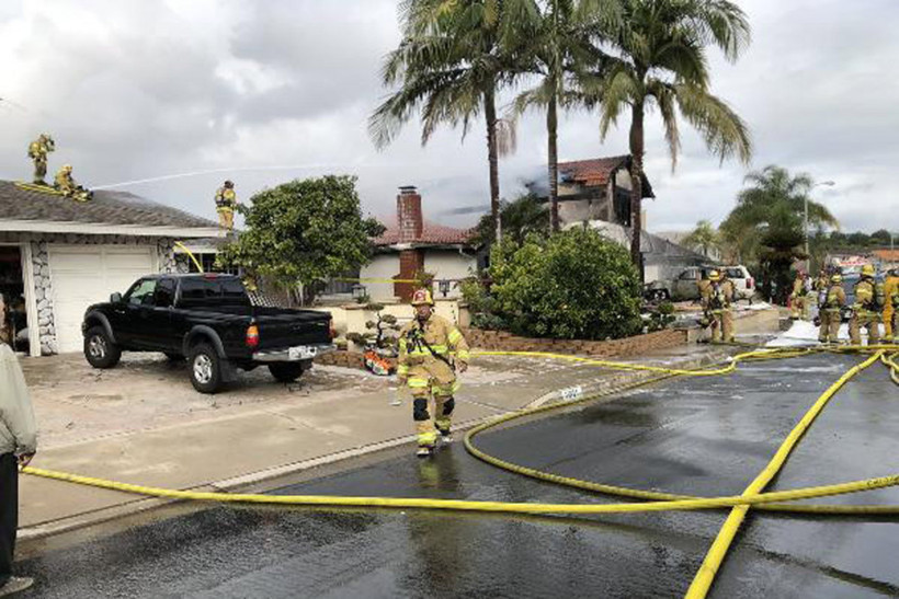 Uçak evlerin üzerine düştü 4 kişi hayatını kaybetti - Resim: 4