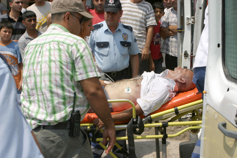 Cesedi bir saat tellerde asılı kaldı - Resim: 4