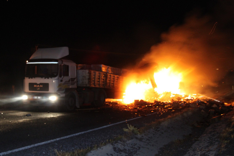 Kaza yapan TIR'lar alev alev yandı - Resim: 3