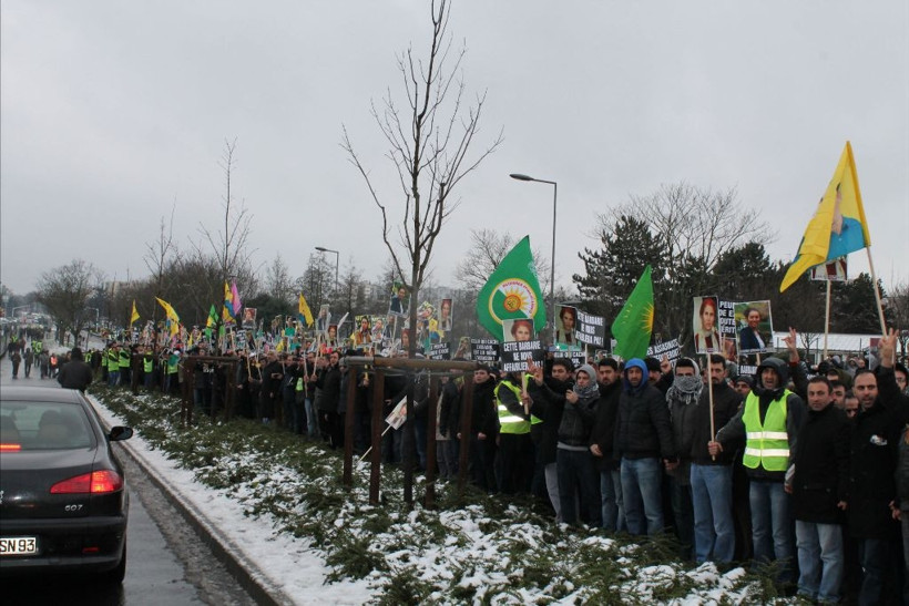 3 PKK'lının cenazesi böyle alındı - Resim: 3