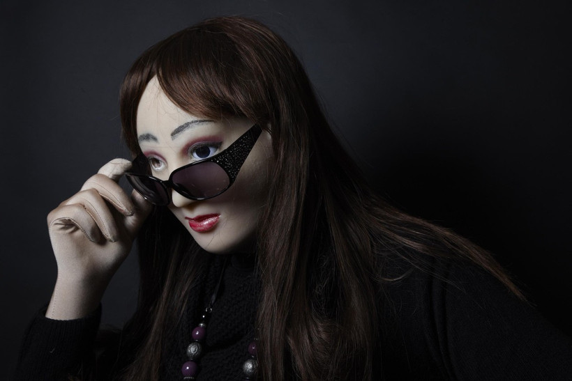 Oyuncak bebeğin içinde yaşayan erkekler - Resim: 1