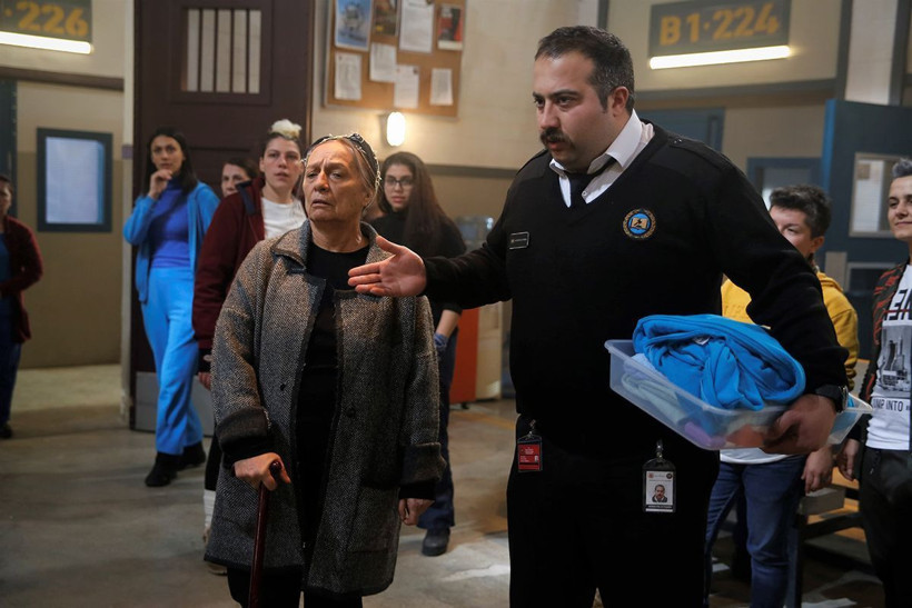 Avlu dizisi Safiye Özdemir kimdir? Efsane diziden transfer oldu - Resim: 4