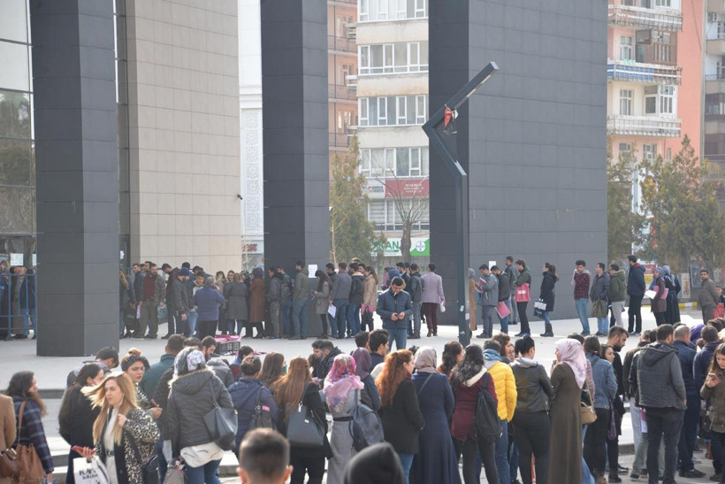 Diyarbakır'da başvuruyu duyan koştu kuyruğun ucu görünmedi - Resim: 4