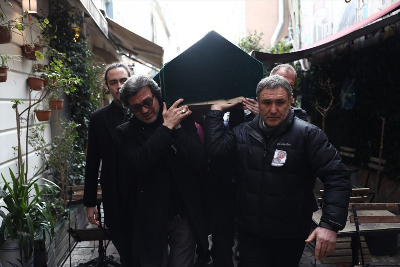 Usta oyuncu Aytaç Arman'ın cenaze töreninde gözyaşları sel oldu - Resim: 1