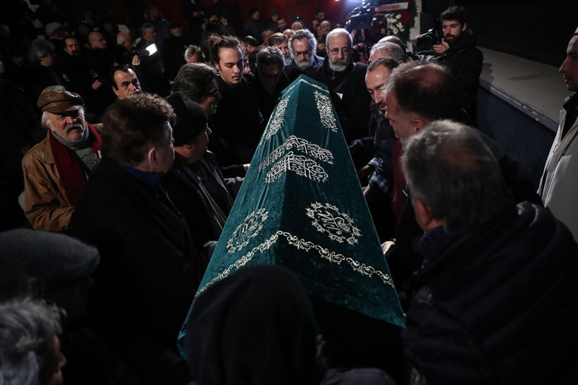 Usta oyuncu Aytaç Arman'ın cenaze töreninde gözyaşları sel oldu - Resim: 2