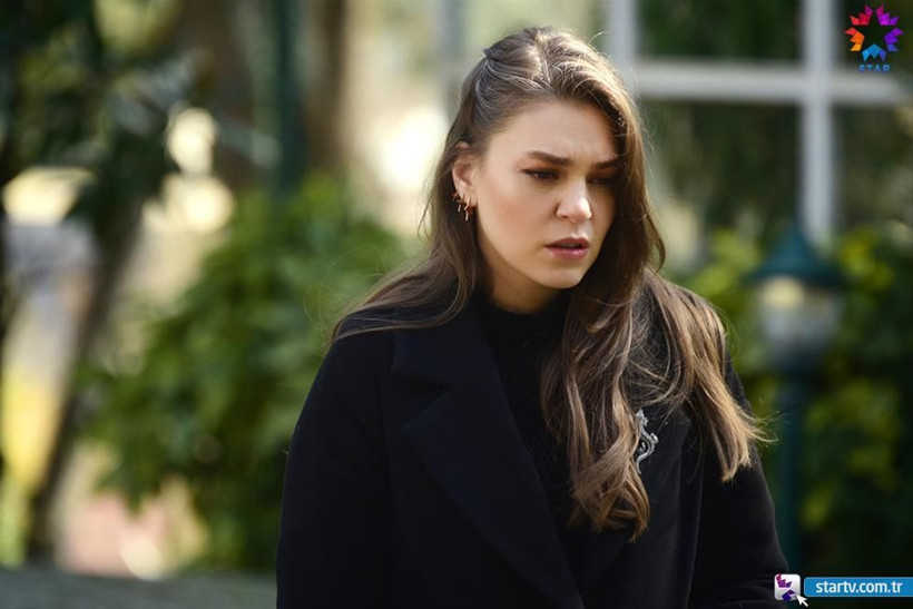 İstanbullu Gelin'de zıvanadan çıkaran bornozlu öpüşme! - Resim: 2