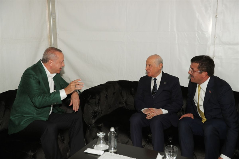 Cumhurbaşkanı Erdoğan ve Bahçeli'den miting öncesi samimi sohbet - Resim: 1