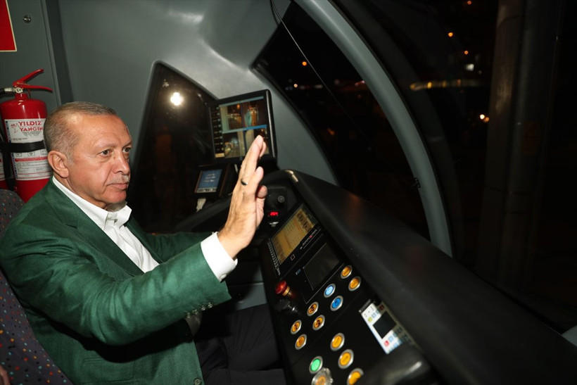 Erdoğan Antalya'da tramvay hattını açtı - Resim: 2