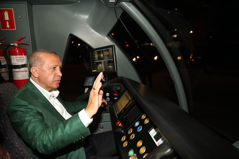 Erdoğan Antalya'da tramvay hattını açtı - Resim: 3