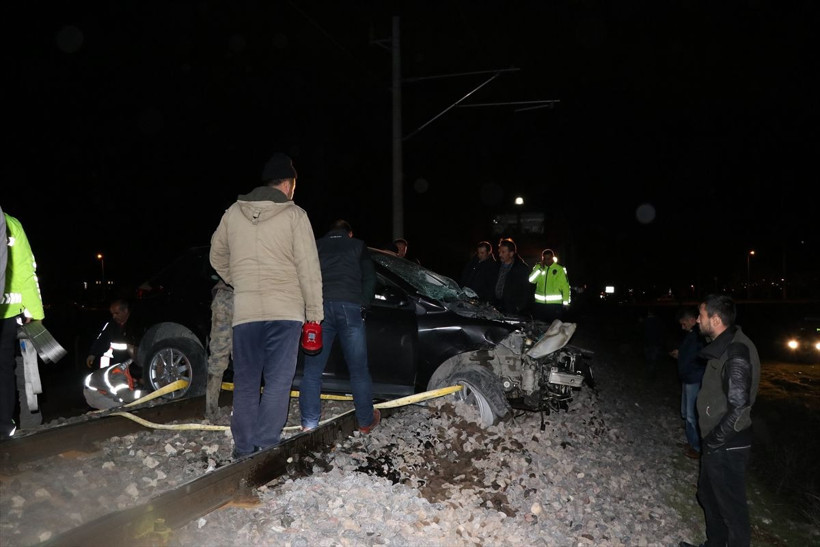 Niğde’de tren kazası: 2 kişi ölümden döndü! - Resim: 2