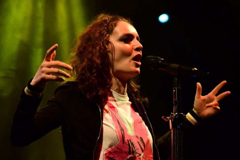 Nil Karaibrahimgil'in Bursa konserinde sürpriz evlenme teklifi - Resim: 3