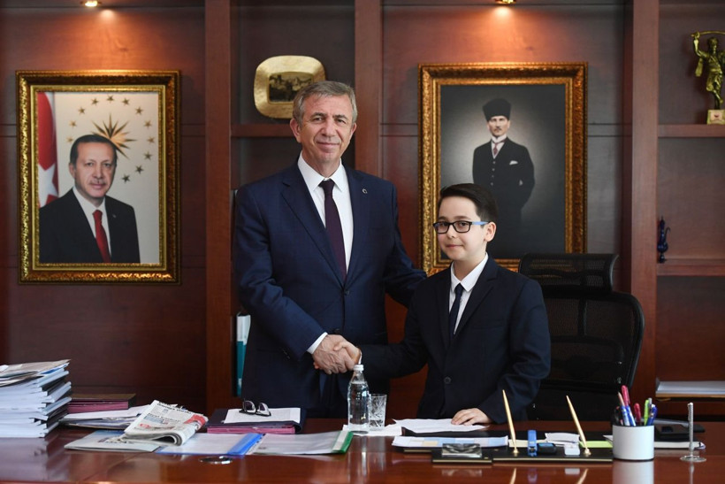 Mansur Yavaş 23 Nisan’da Ankara Büyükşehir koltuğunu Kerem'e devretti - Resim: 2