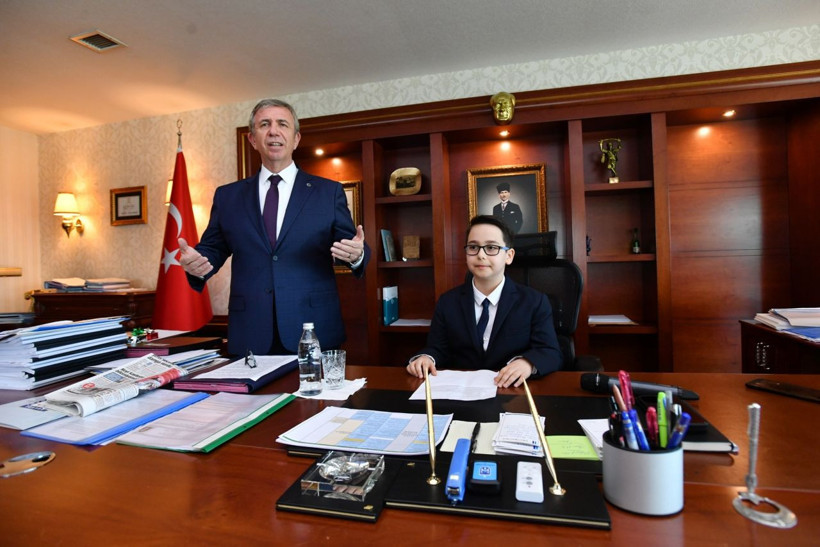Mansur Yavaş 23 Nisan’da Ankara Büyükşehir koltuğunu Kerem'e devretti - Resim: 3