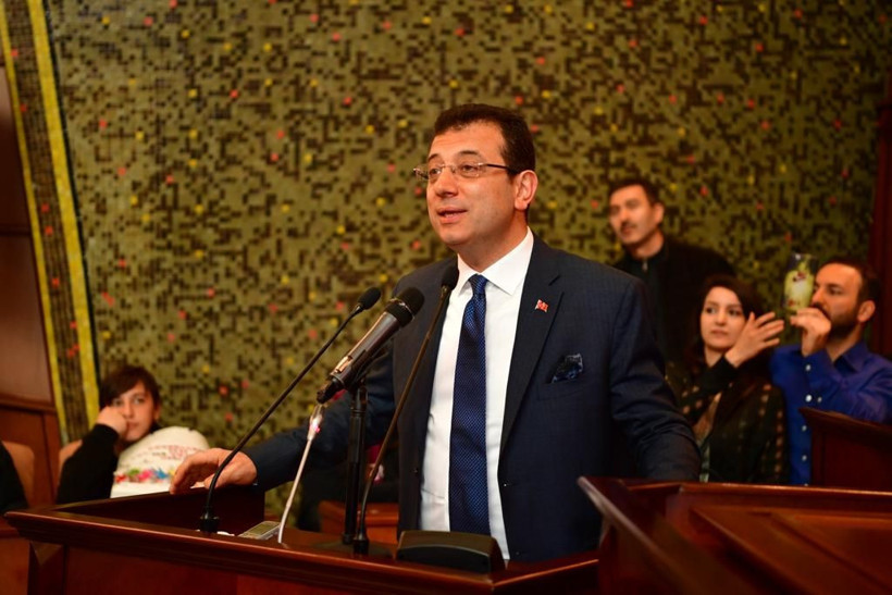 Ekrem İmamoğlu koltuğunu ortaokul öğrencisine devretti - Resim: 2