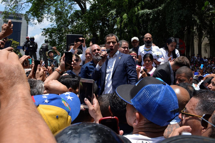 Venezuela'daki darbe girişiminden kan donduran fotoğraflar - Resim: 4