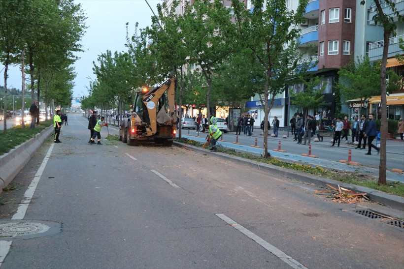 Batman'da kuvvetli rüzgar çatıları uçurdu Yaralılar var - Resim: 3