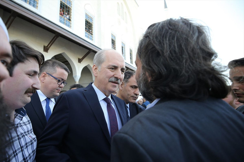 Kadir Mısıroğlu cenaze töreninde dikkat çeken detay tabutuna sarıldı - Resim: 3