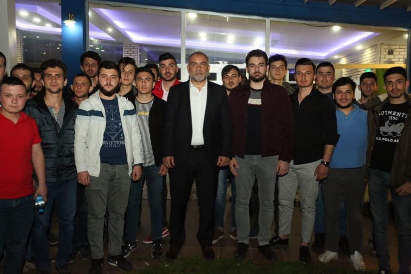 Canik Belediye Başkanı'ndan gençlere sürpriz davet  sahura bakın nasıl getirdi - Resim: 1