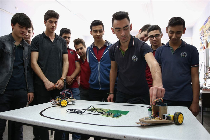 Antalya Mesleki ve Teknik Anadolu Lisesi öğrencileri mezun olmadan iş teklifi alıyor - Resim: 2