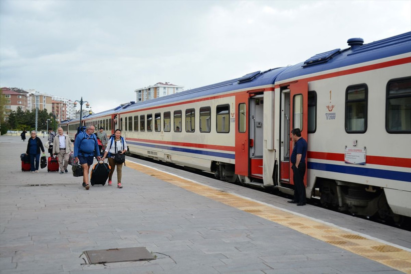 Doğu Ekspresi treni kış ayları başka yazın başka görsel şölen sunuyor - Resim: 1