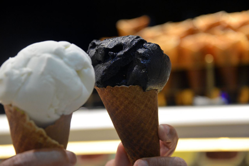 Bu dondurmayı görenler gözlerine inanamıyor! Karbon kullanılarak üretildi - Resim: 3