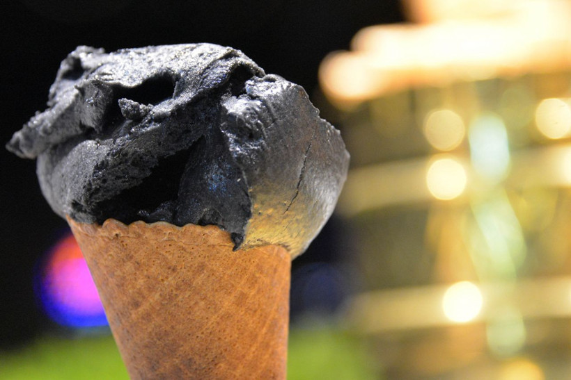 Bu dondurmayı görenler gözlerine inanamıyor! Karbon kullanılarak üretildi - Resim: 2