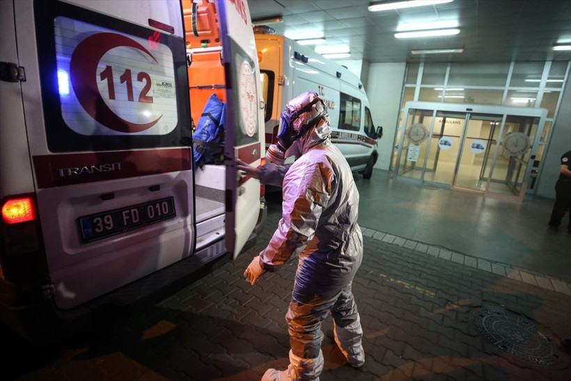 Karantinadalar! Kırklareli'nden gaz maskeleri takarak getirilebildiler - Resim: 1