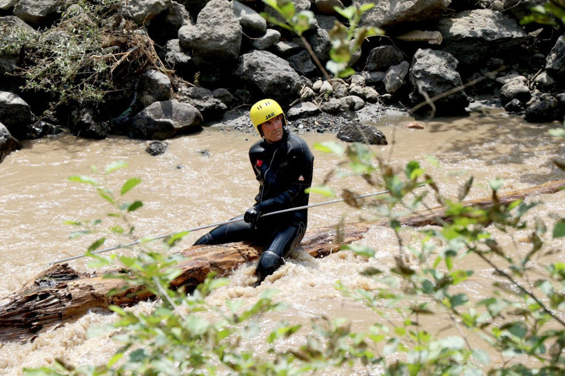 JAK'lardan Araklı'daki selde kaybolan 3 kişi için dikkat çeken çalışma - Resim: 4