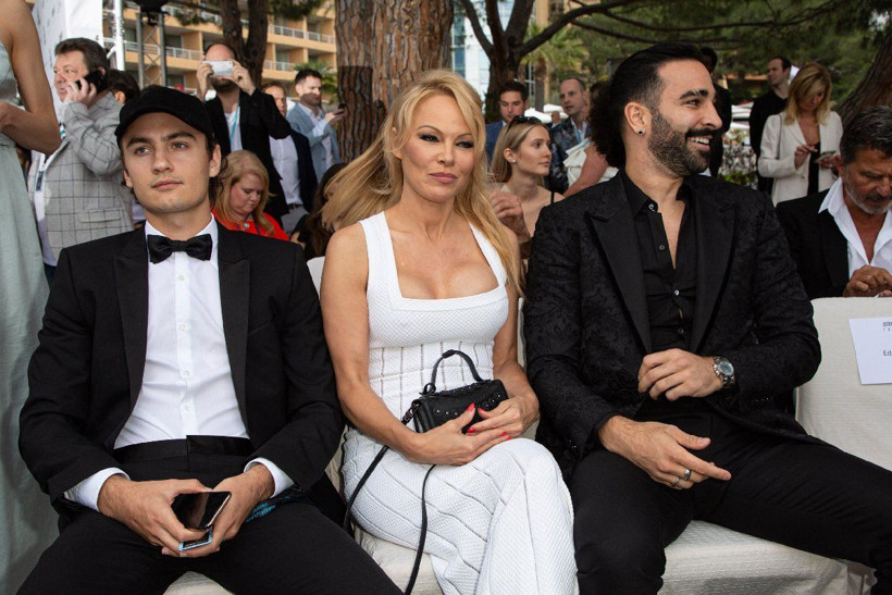 Pamela Anderson sevgilisi Adil Rami tarafından aldatıldı! Canavar diyerek isyan etti - Resim: 4