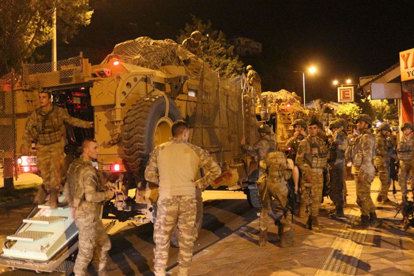 Suriye sınırına askeri sevkiyat sabaha kadar sürdü neler oluyor - Resim: 2