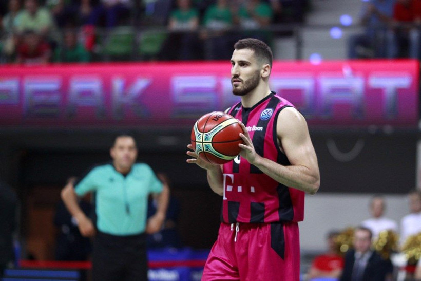 Survivor Ezgi Avcı Beşiktaş'ın yeni yengesi oldu! Nişanlısı Nemanja Djurisic imza attı - Resim: 1