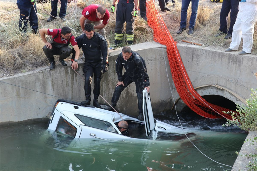 Denizli'de acı olay araç sulama kanalına düştü 2 kişi boğularak can verdi - Resim: 3
