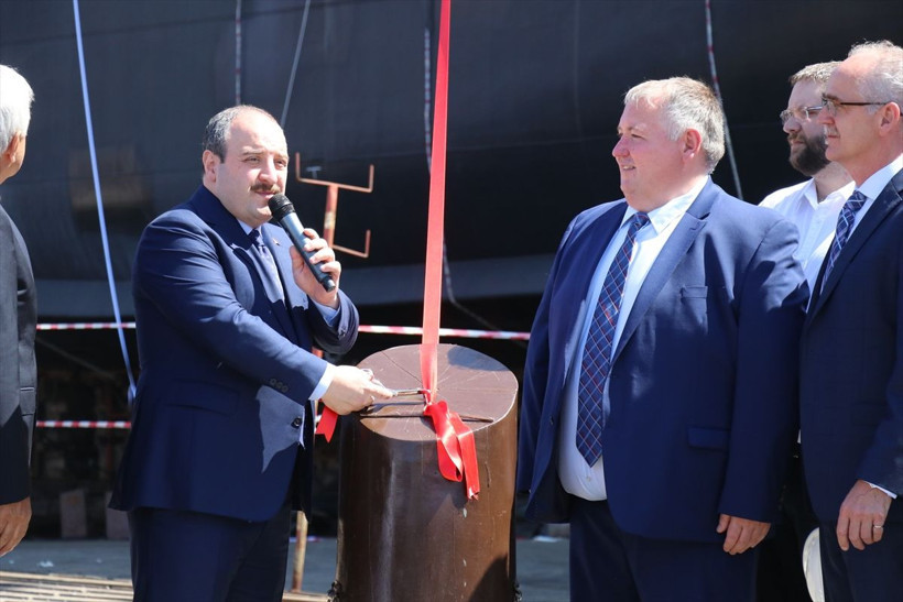 "Ocean Choise International" firması için inşa edilen "Calvert" isimli yüzen fabrika denize indi - Resim: 1