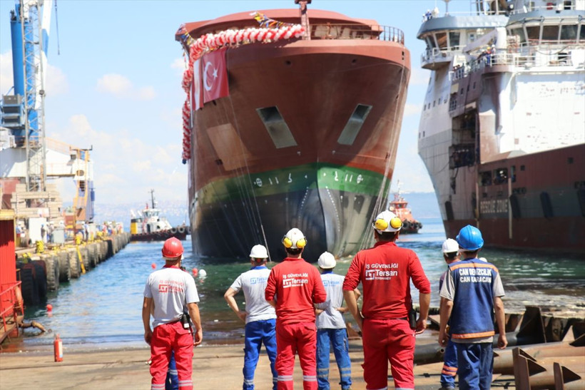 "Ocean Choise International" firması için inşa edilen "Calvert" isimli yüzen fabrika denize indi - Resim: 2