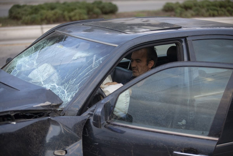 Hurdaya dönen otomobilden bakın nasıl çıktı! Görenler inanamadı! - Resim: 2