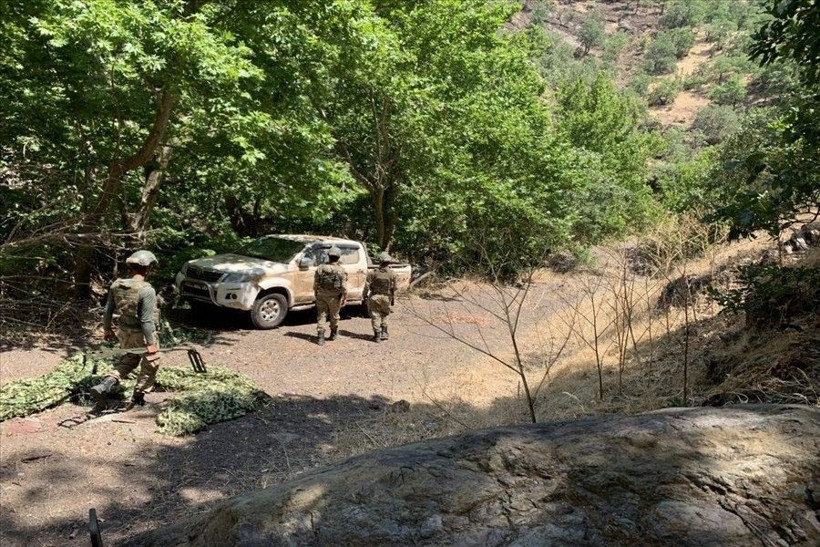 Pençe-2 harekatında 5 odalı mağarada ele geçirildi - Resim: 2