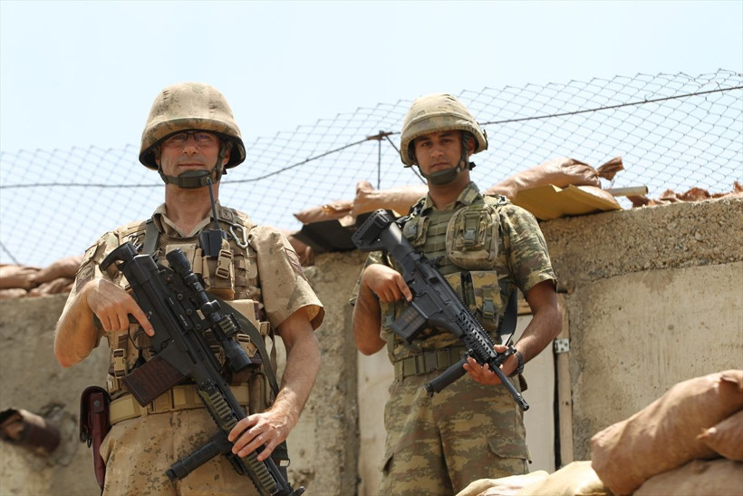 Hakkari'de uzman çavuş Lokman Sarıaslan'la oğlu omuz omuza vatan nöbetinde - Resim: 2